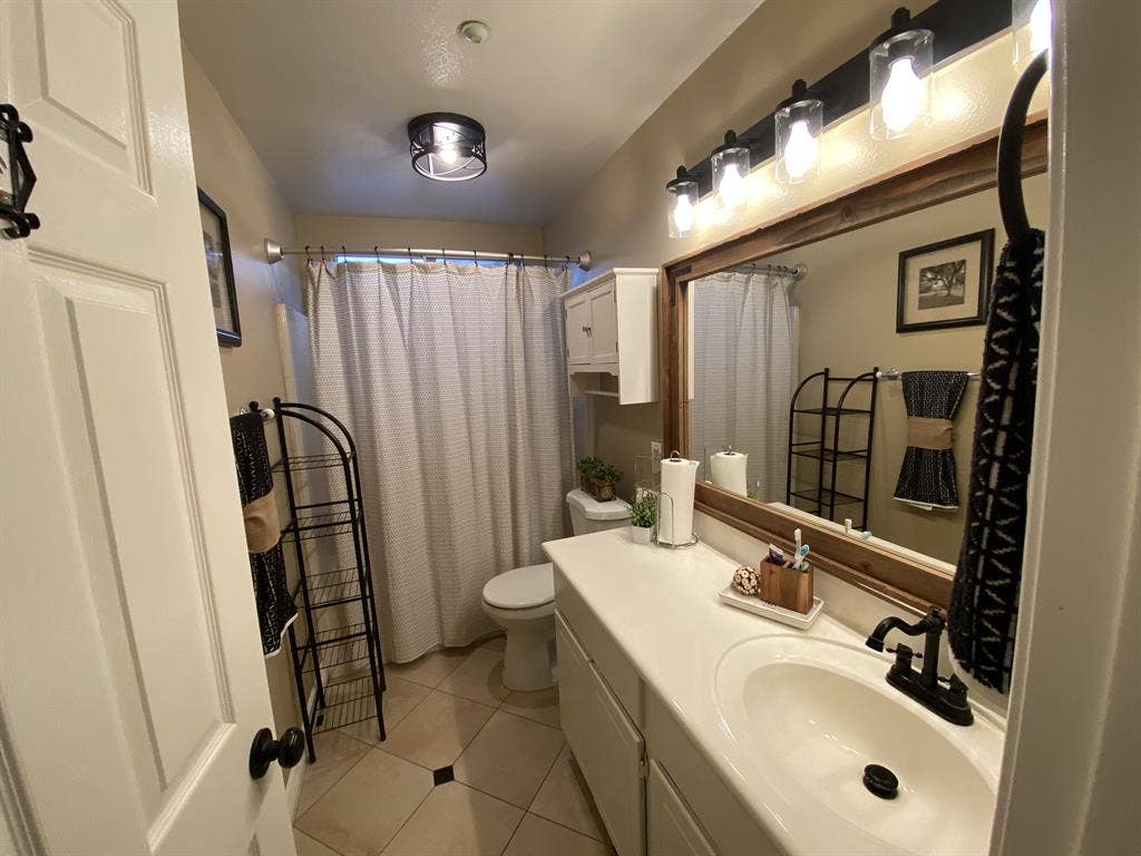 New Listing - Room in North Fontana