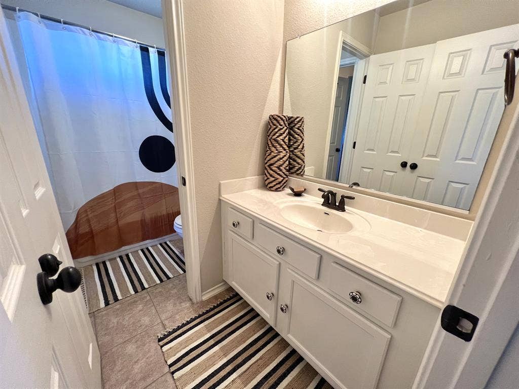 *New*House share! Immediate move in