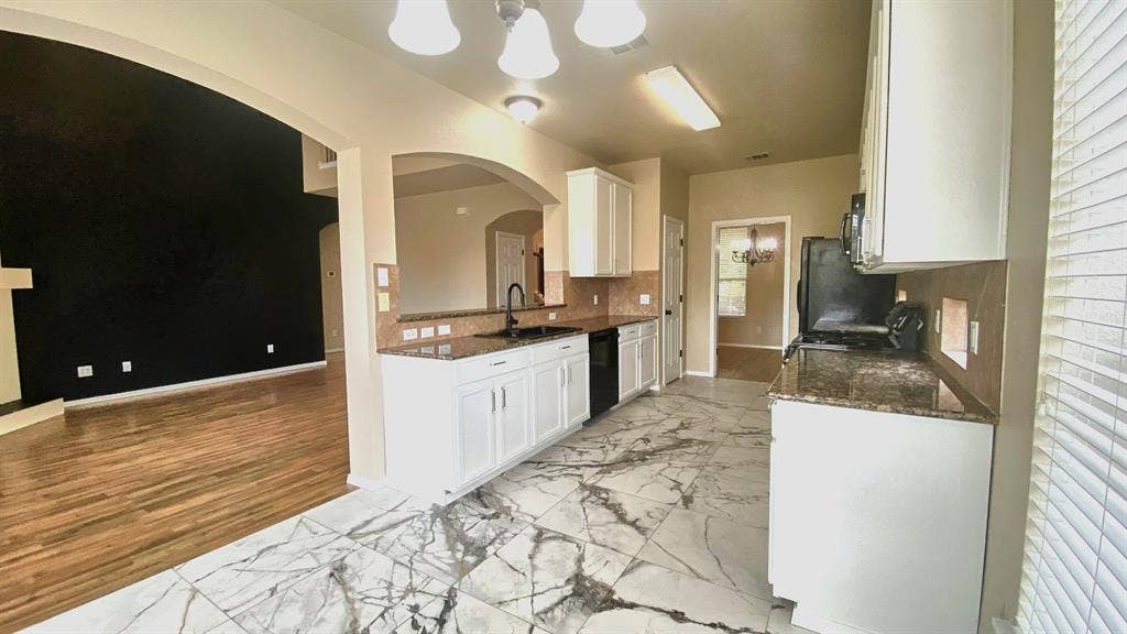*New*House share! Immediate move in