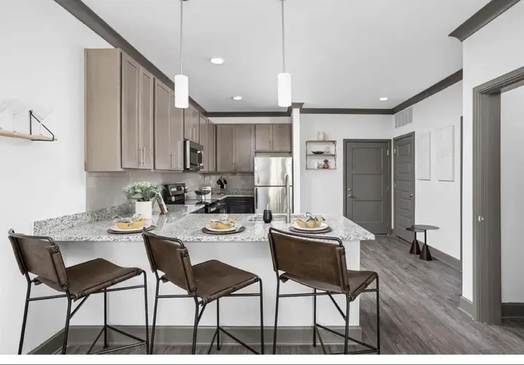 Looking for a Roommate