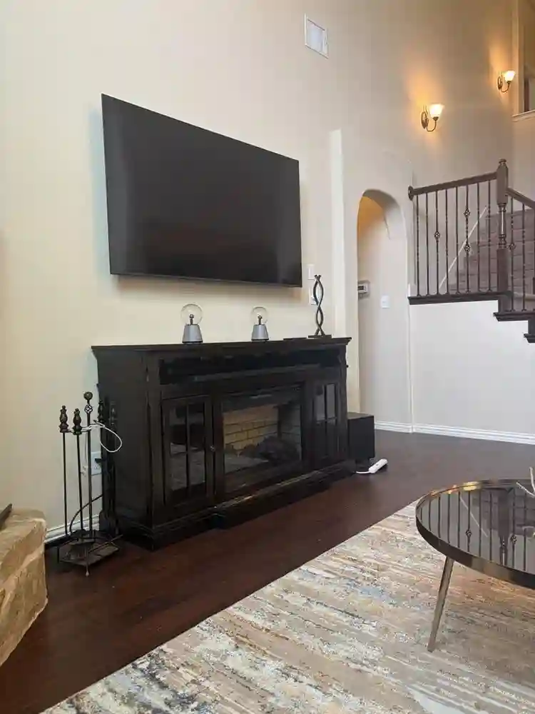 I’m looking for female to rent room
