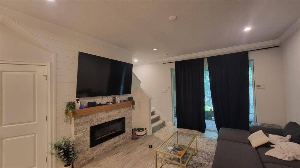 I need a roommate. Nice house.
