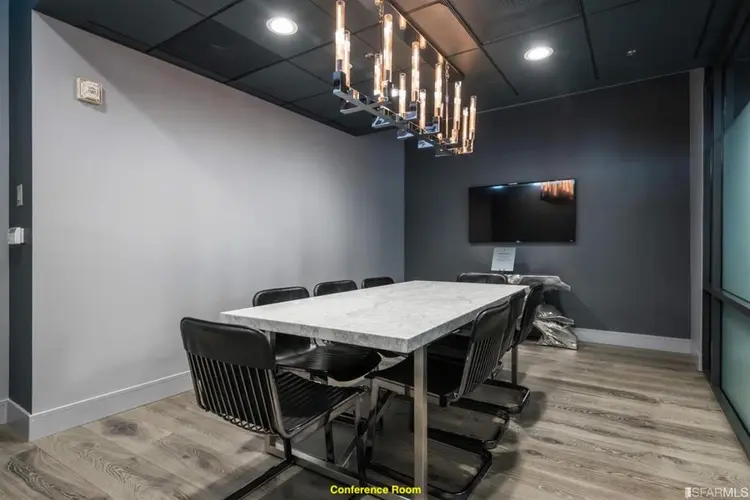 Nr SF Caltrain - Master Bed & Bath