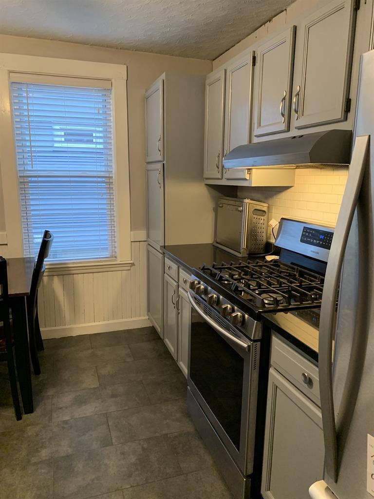 Oak Square needs a roommate