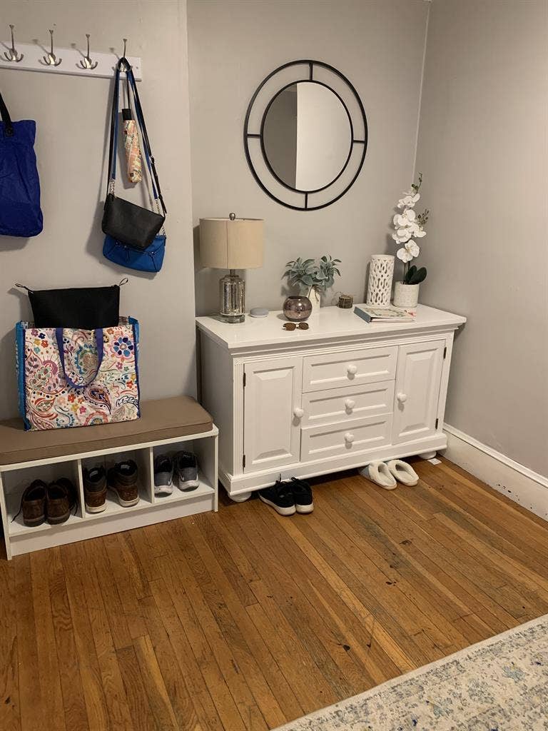 Oak Square needs a roommate