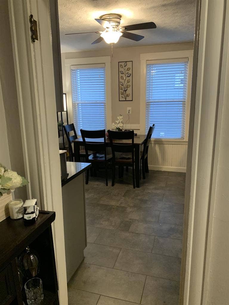 Oak Square needs a roommate