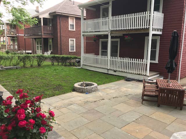 Oak Square needs a roommate