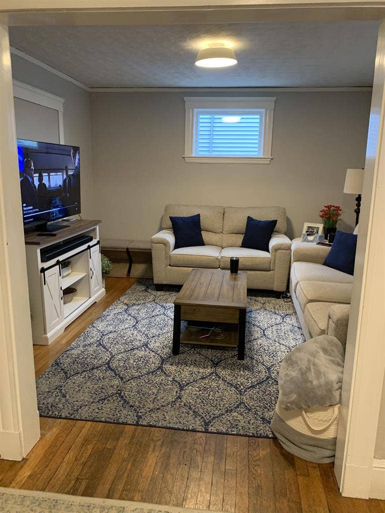 Oak Square needs a roommate