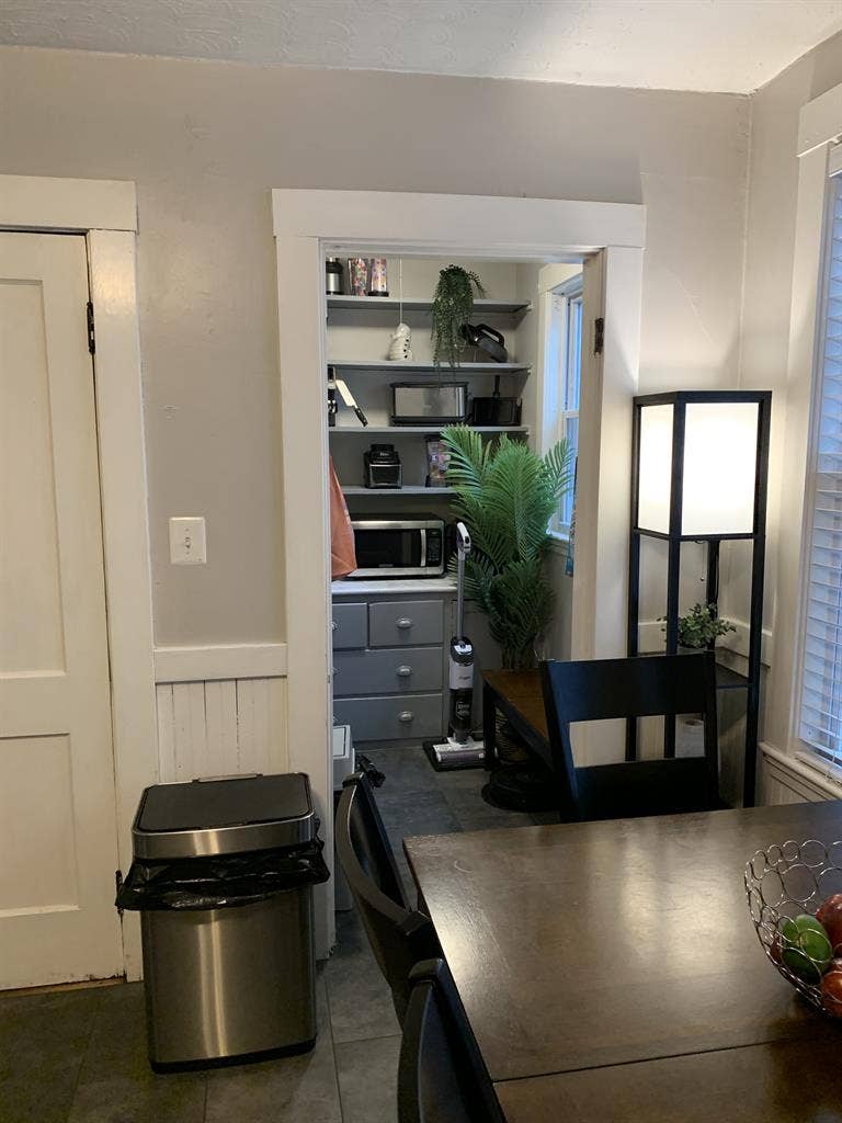 Oak Square needs a roommate