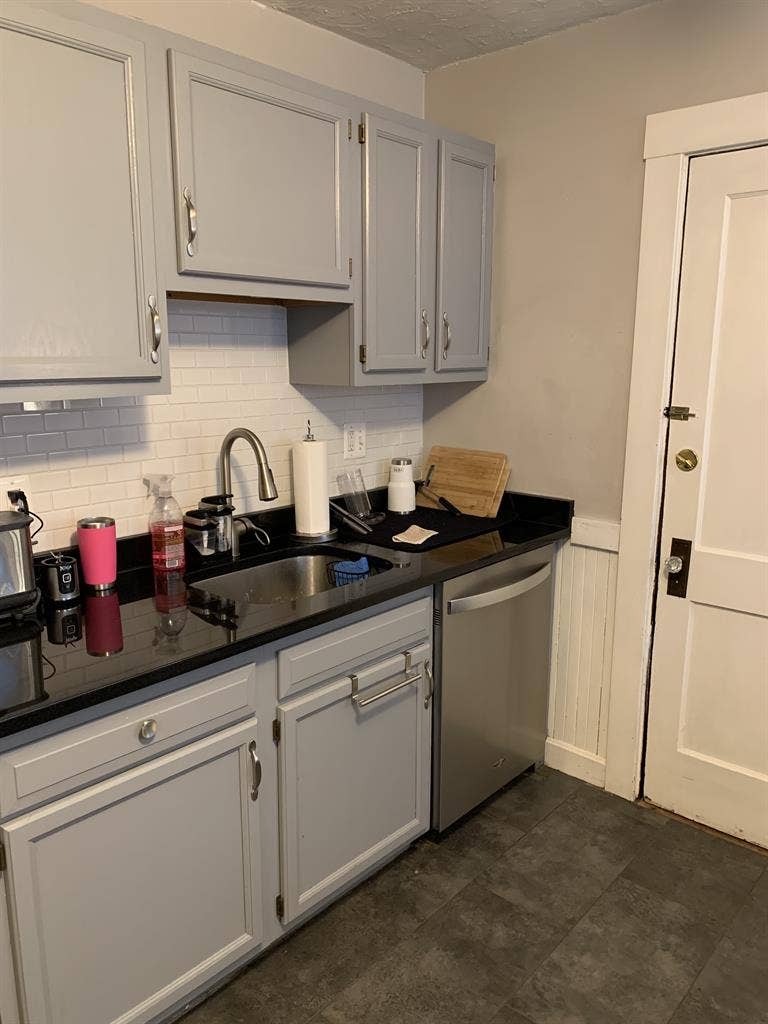 Oak Square needs a roommate