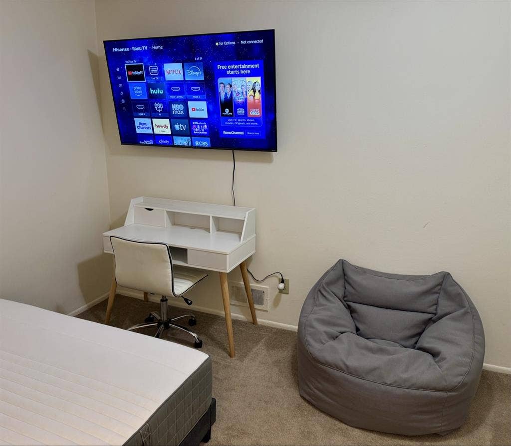 TROY / NO DEPOSIT AND AUGUST FREE