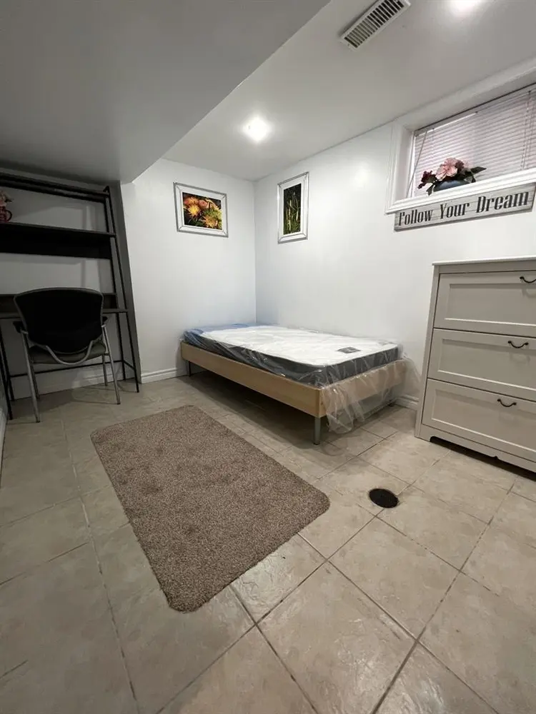 3 separate rooms for rent