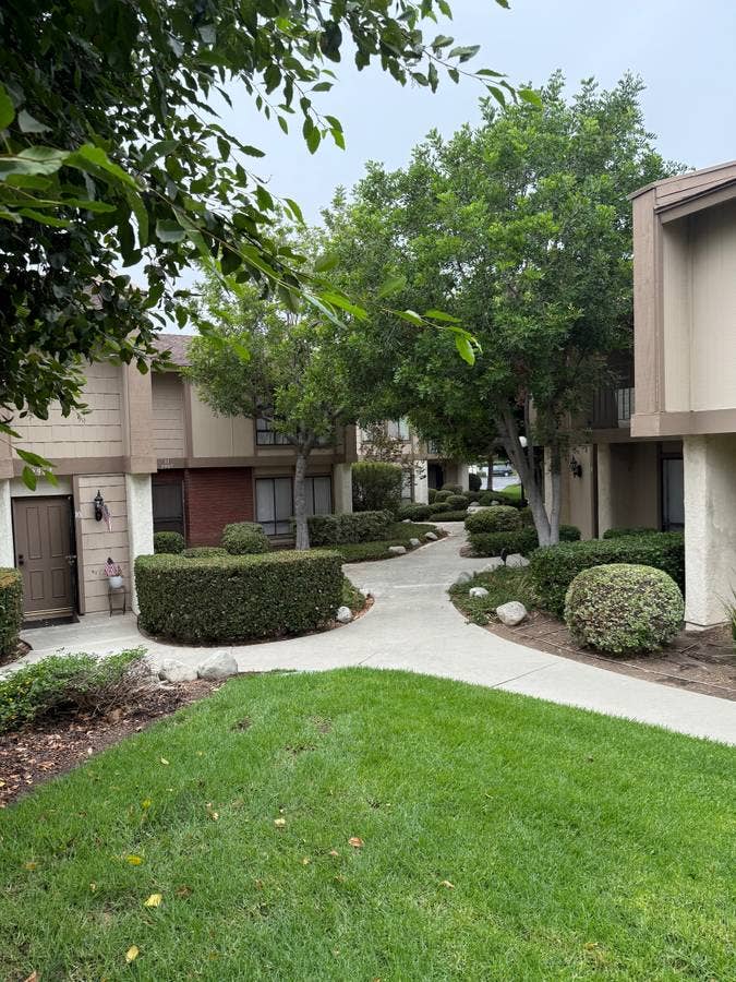 Room for Rent in Remodeled Townhome