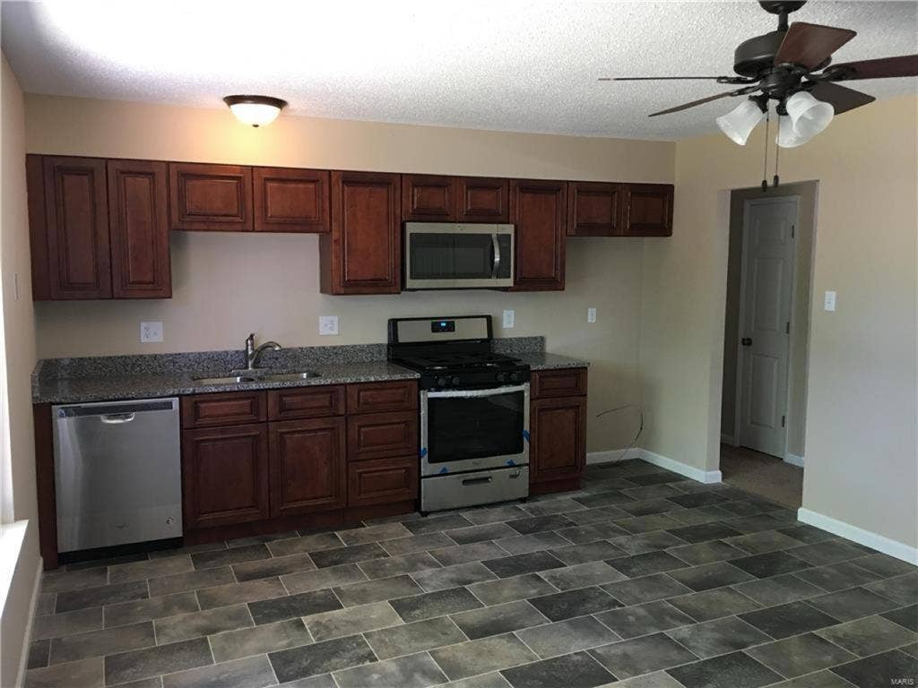 3 Beds 2 Baths Rental in Ridgewood