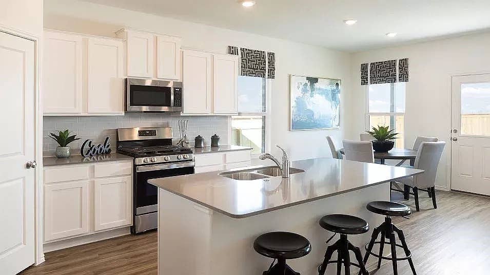 5 BR in Leander