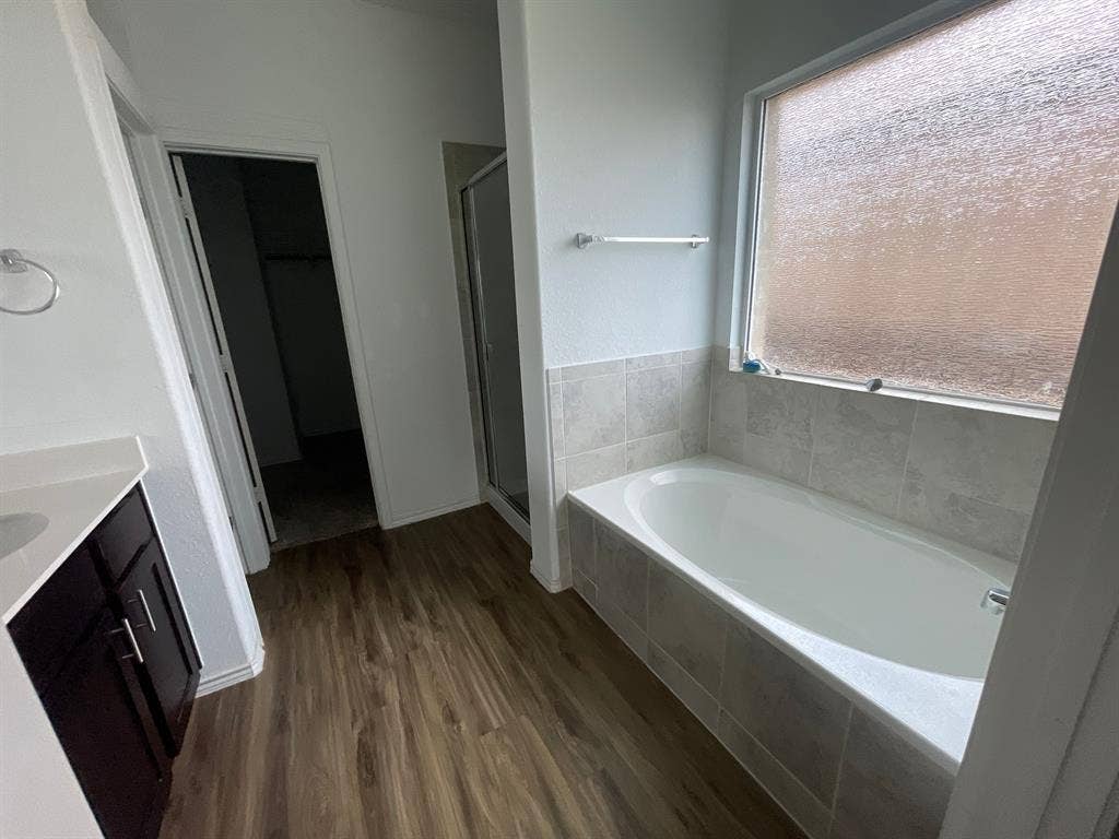 5 BR in Leander