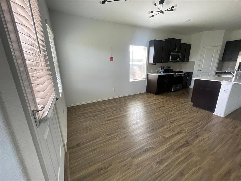 5 BR in Leander