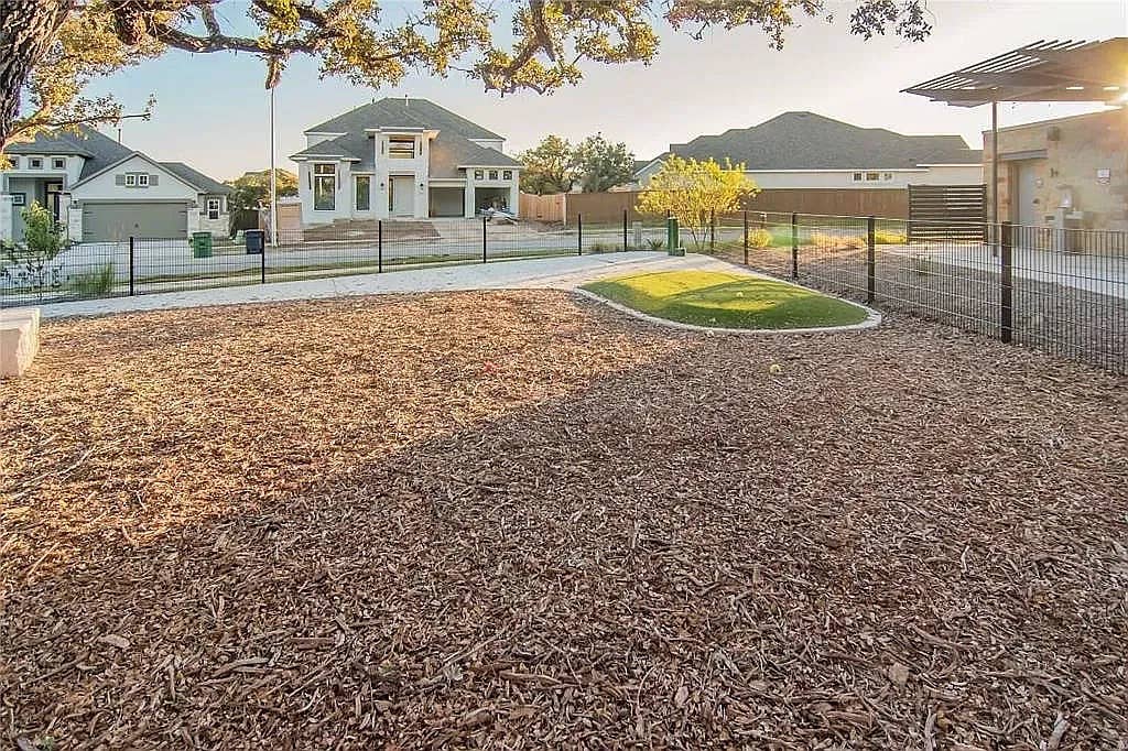 5 BR in Leander