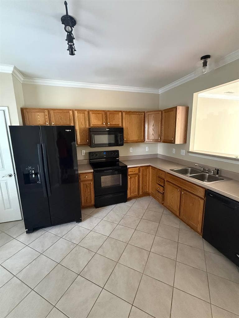 3 BR in Huntersville