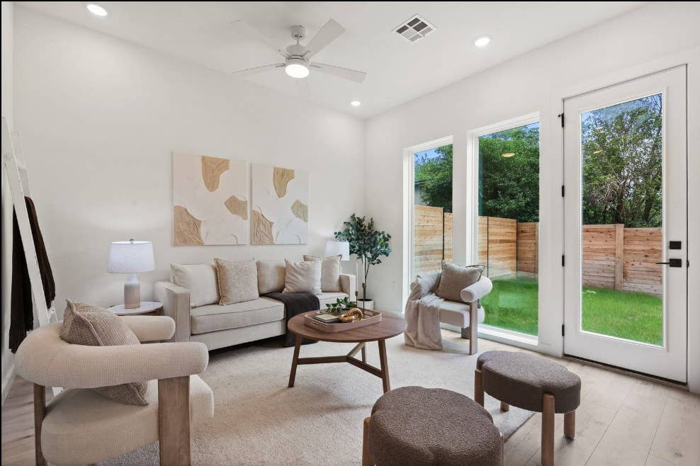 2 BR in Austin