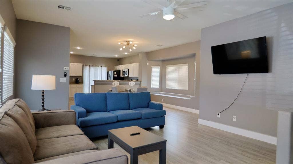 Master Bed/Bath Free 1st Month!