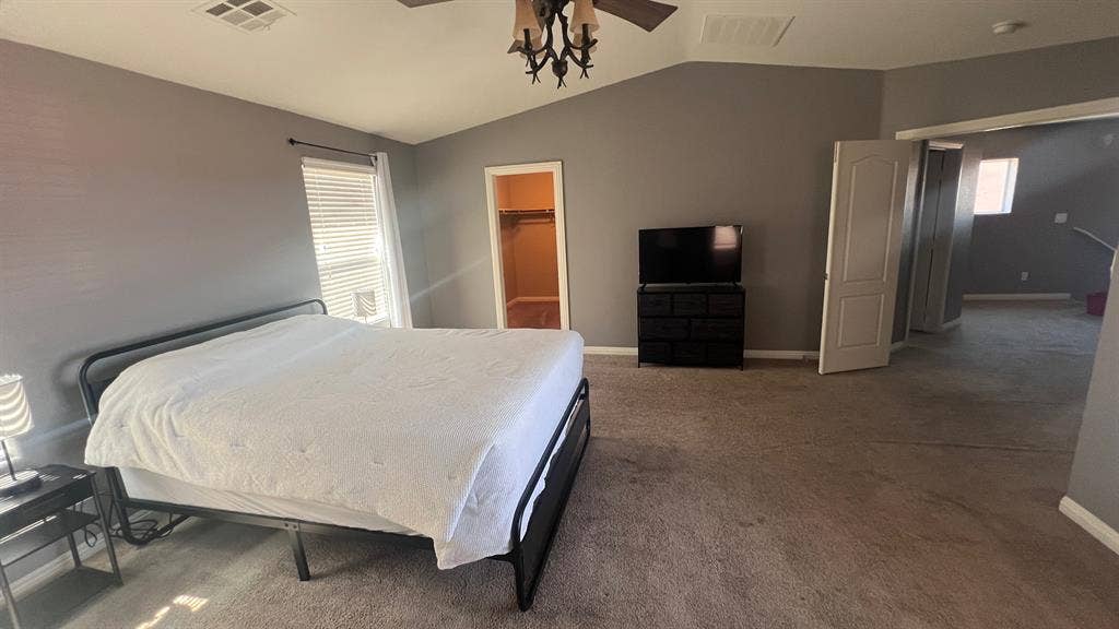 Master Bed/Bath Free 1st Month!