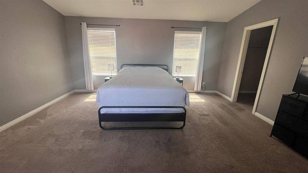 Master Bed/Bath Free 1st Month!