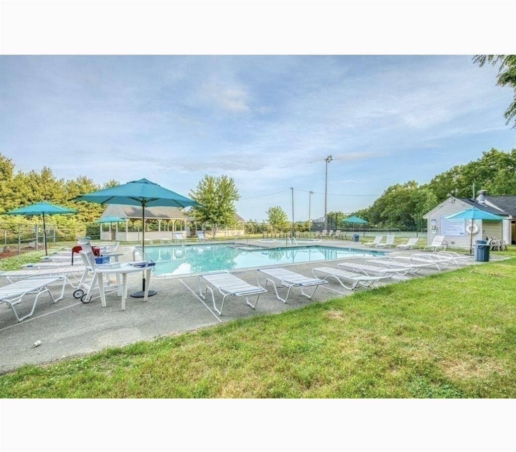 Fully furnished condo available now