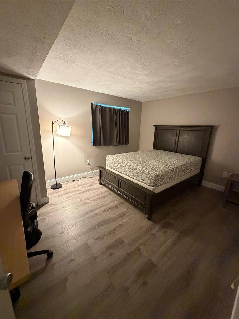 Fully furnished condo available now