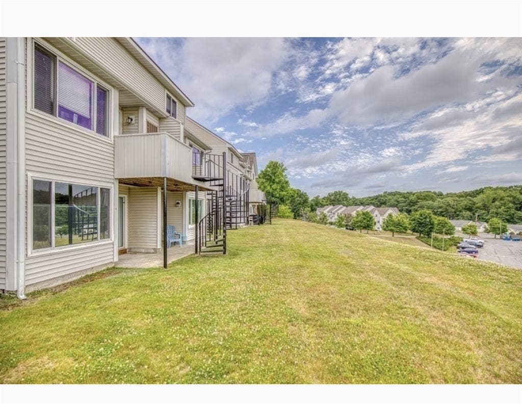 Fully furnished condo available now