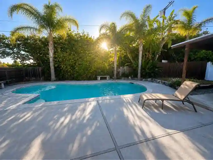 Home with apool Hawaii vibes retret