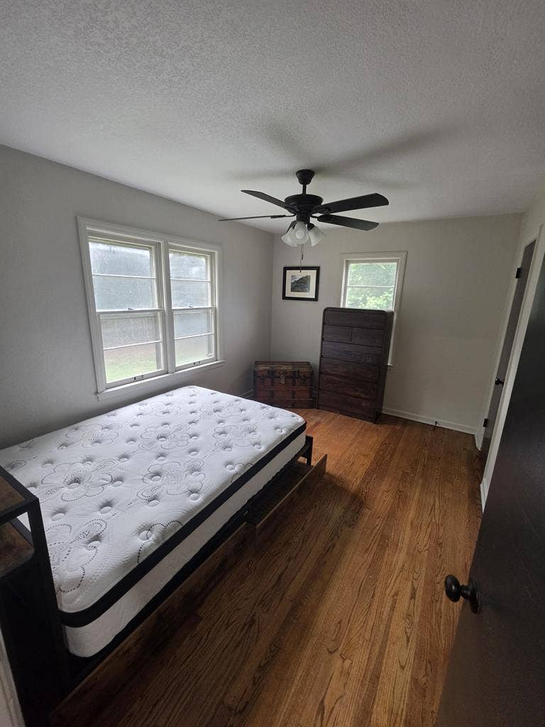Single bedroom for rent