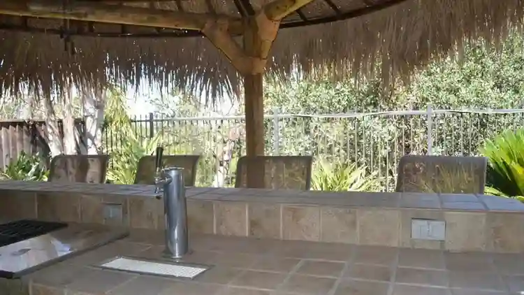 2 Rooms + Private Bath