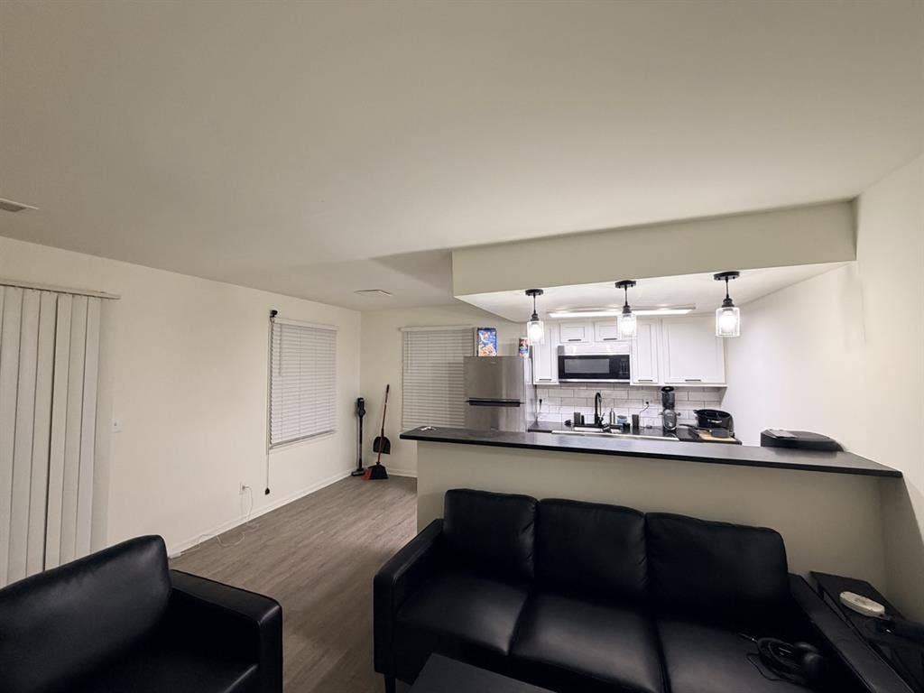 Fully Furnished 1br 1bth