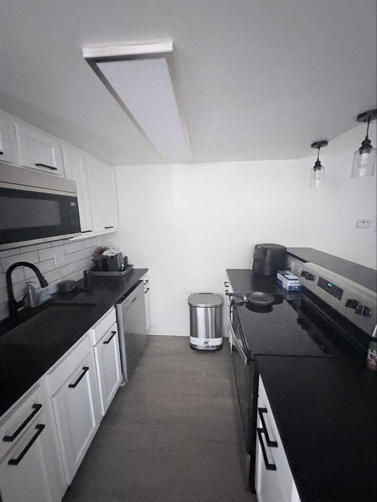 Fully Furnished 1br 1bth