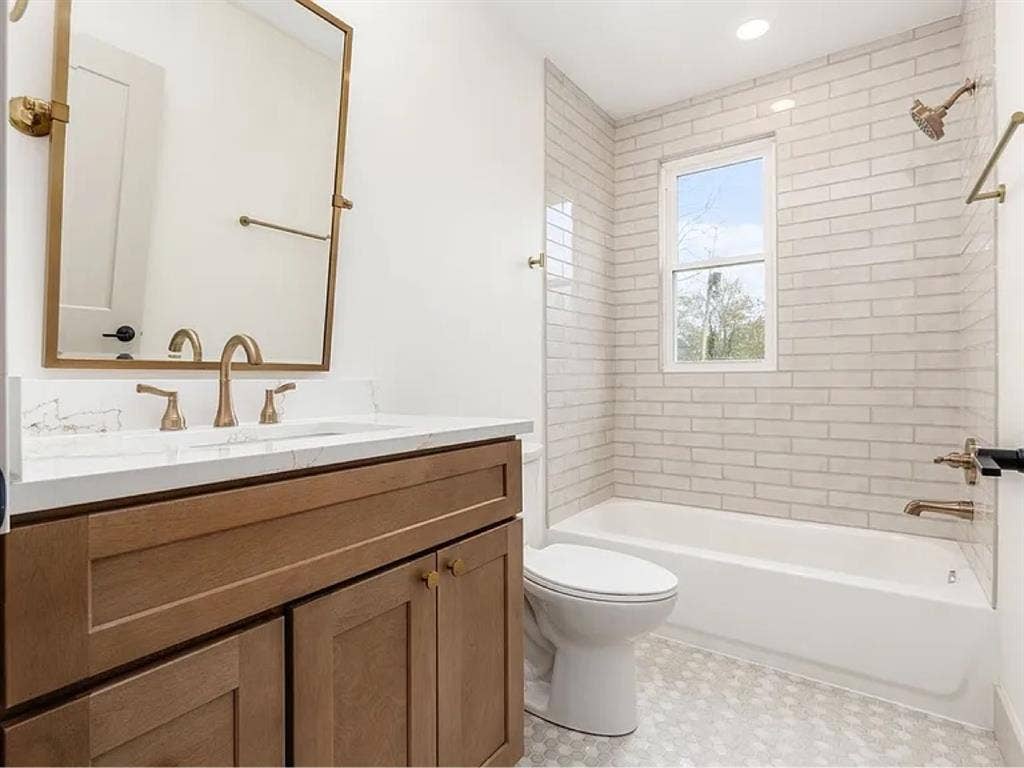 Columbus Room Available!