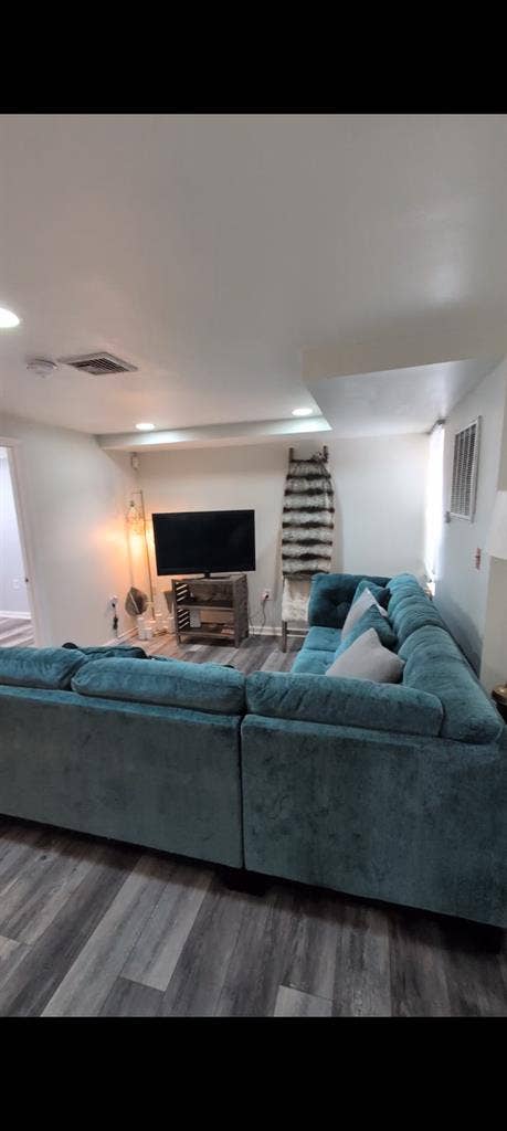 2 Private Rooms for rent in 3 bedrm