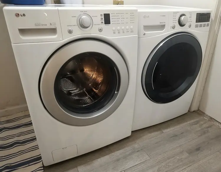 Private cozy room in Carrollton!