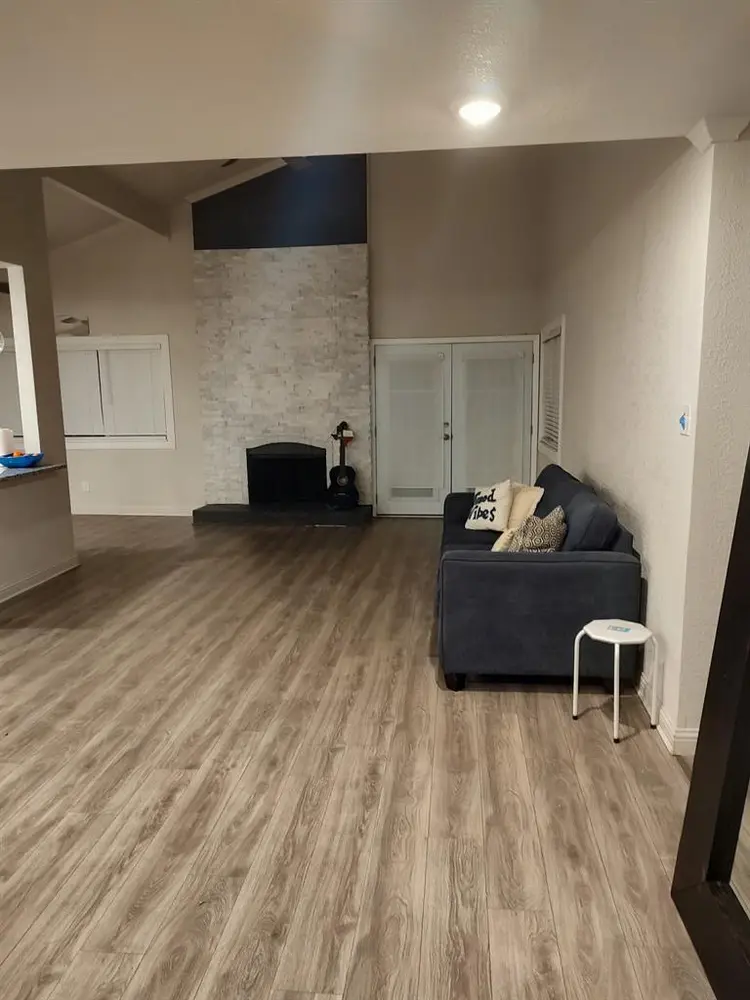 Private cozy room in Carrollton!