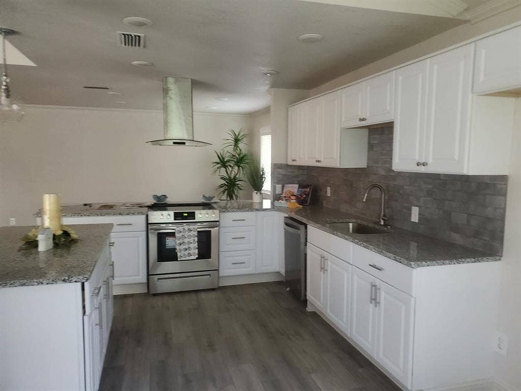 Private cozy room in Carrollton!
