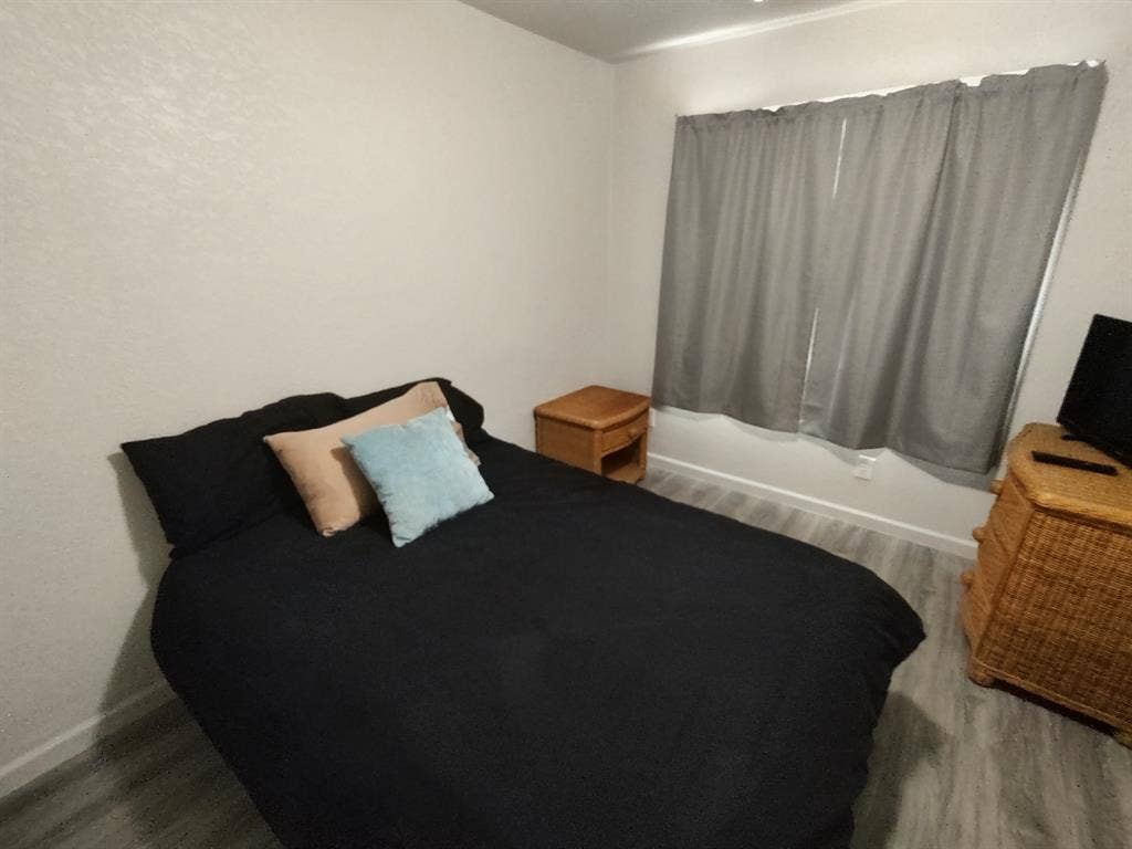 Private cozy room in Carrollton!