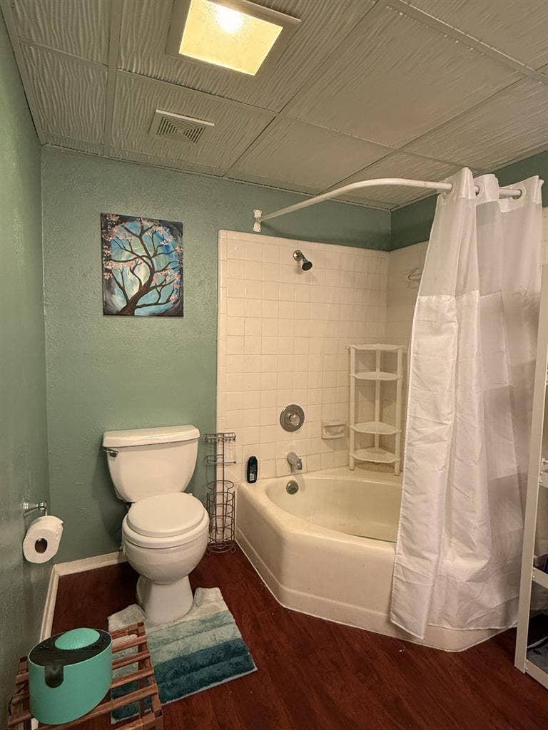Large Attic Room for Female