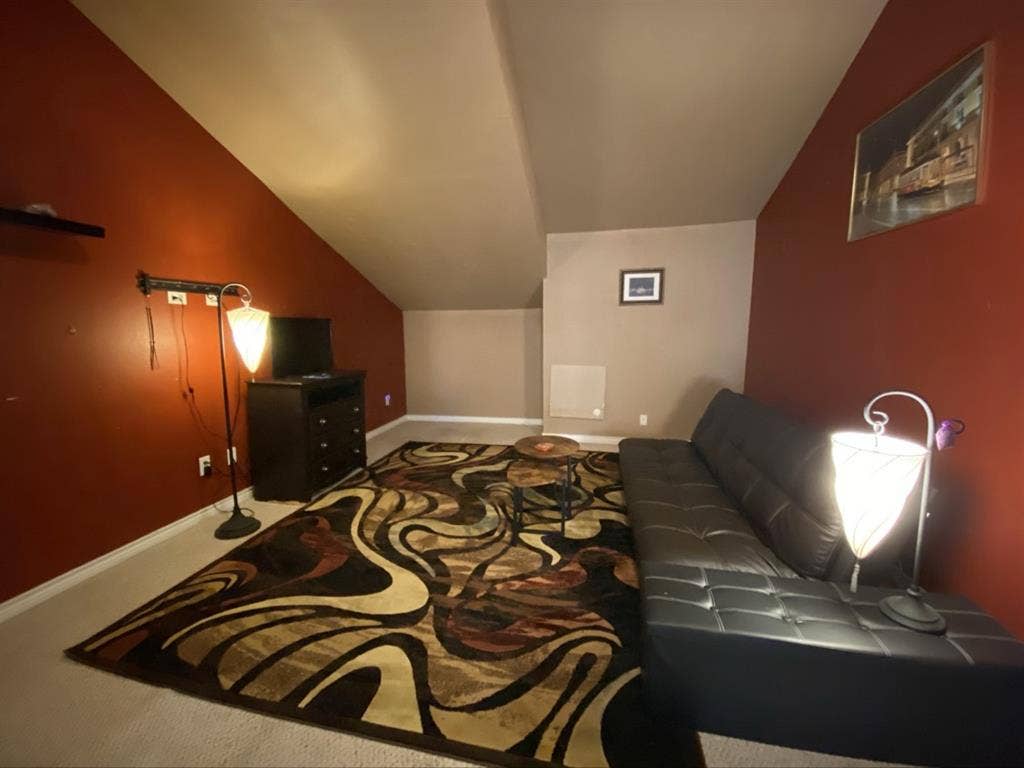 Large Attic Room for Female