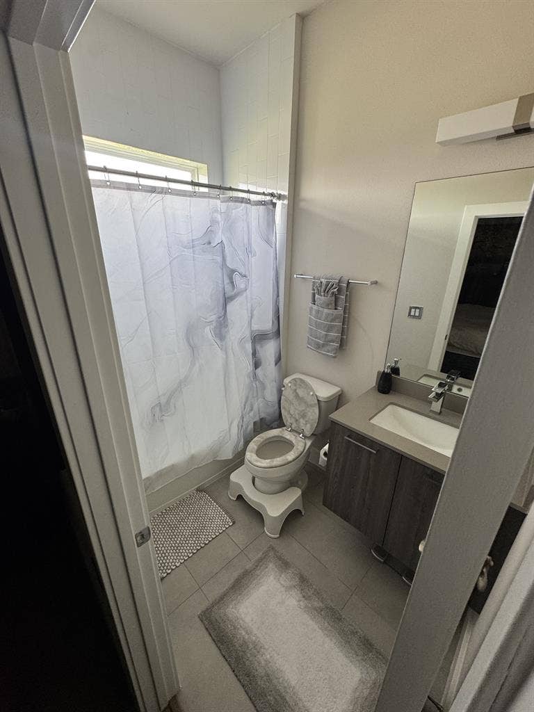 Luxury King Suite/Gated Community