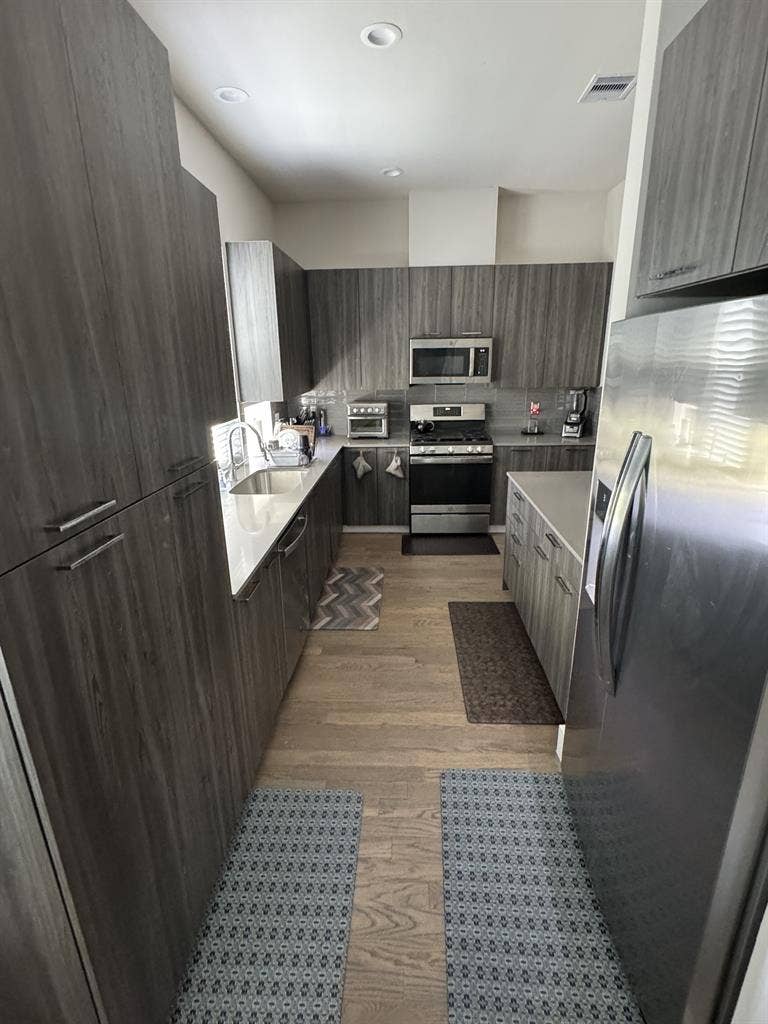 Luxury King Suite/Gated Community