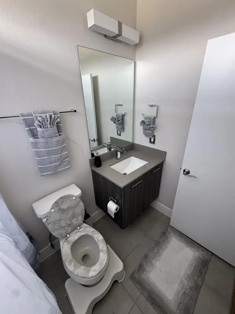 Luxury King Suite/Gated Community