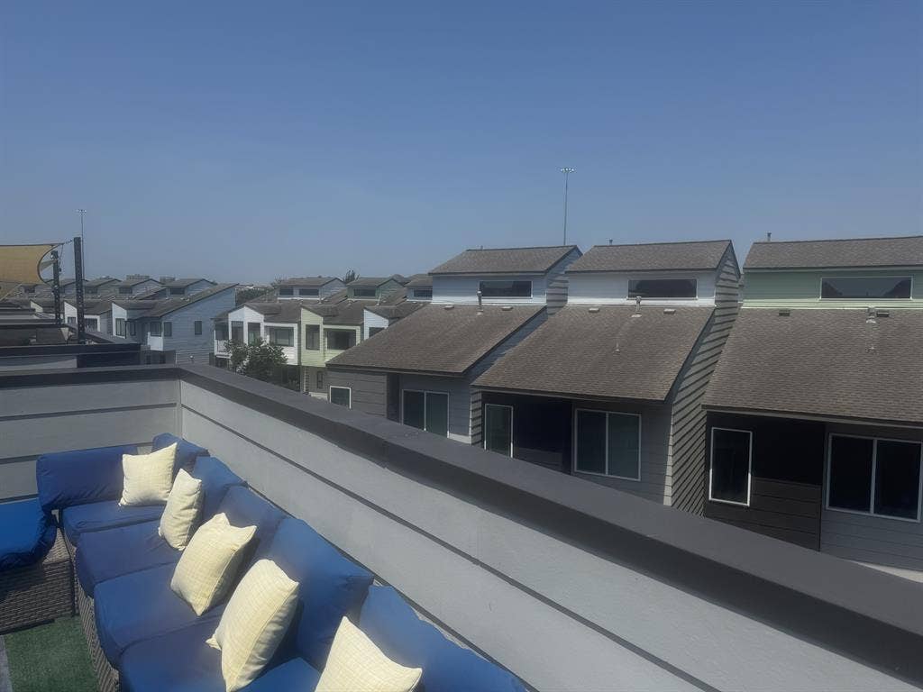 Luxury King Suite/Gated Community