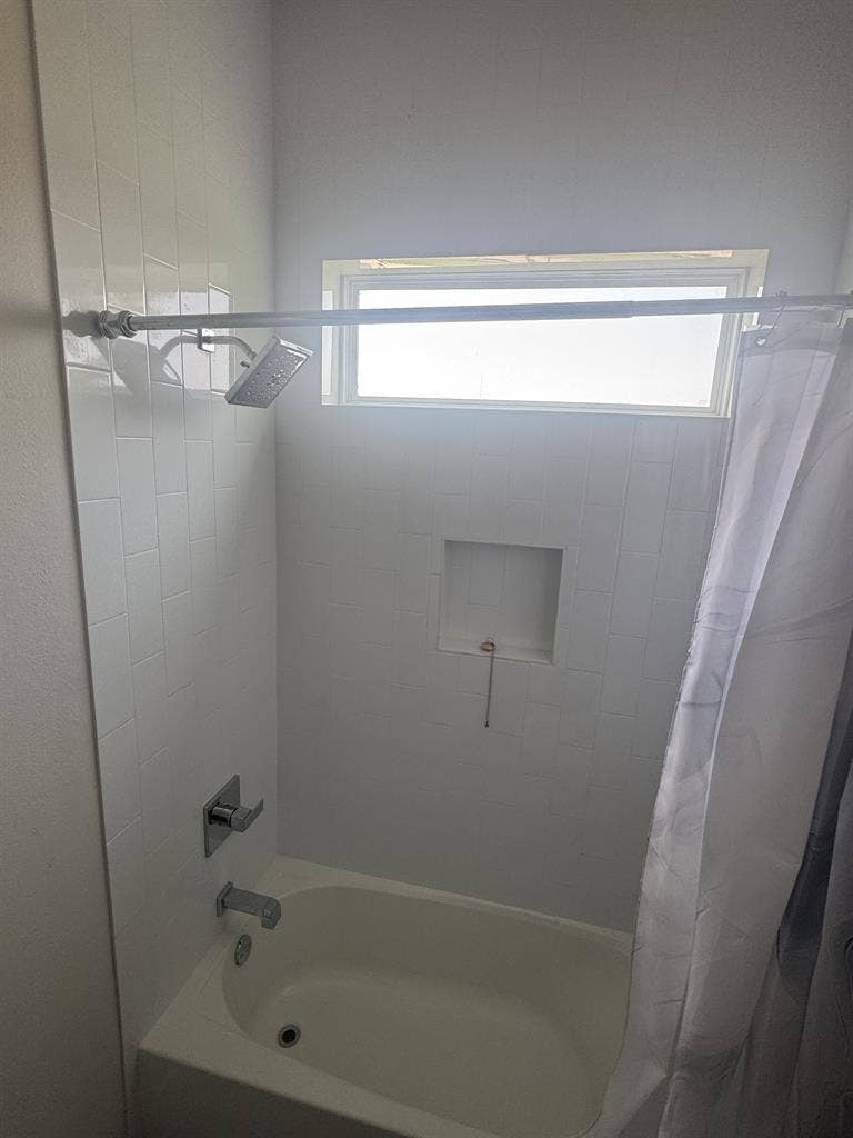 Luxury King Suite/Gated Community