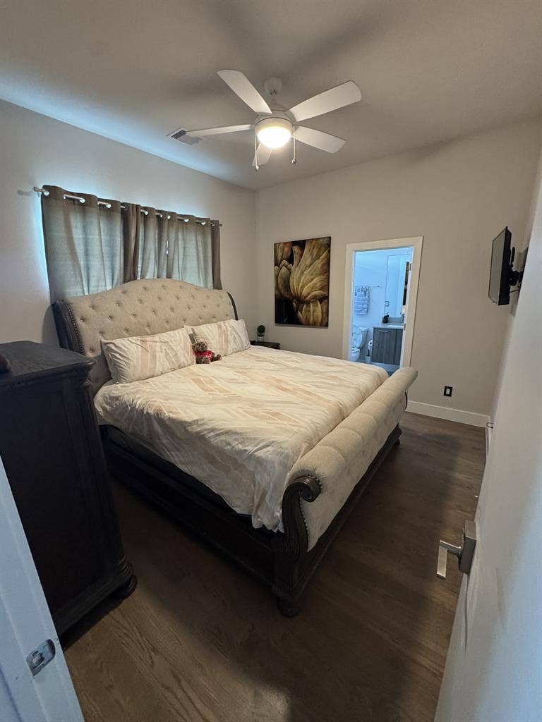 Luxury King Suite/Gated Community