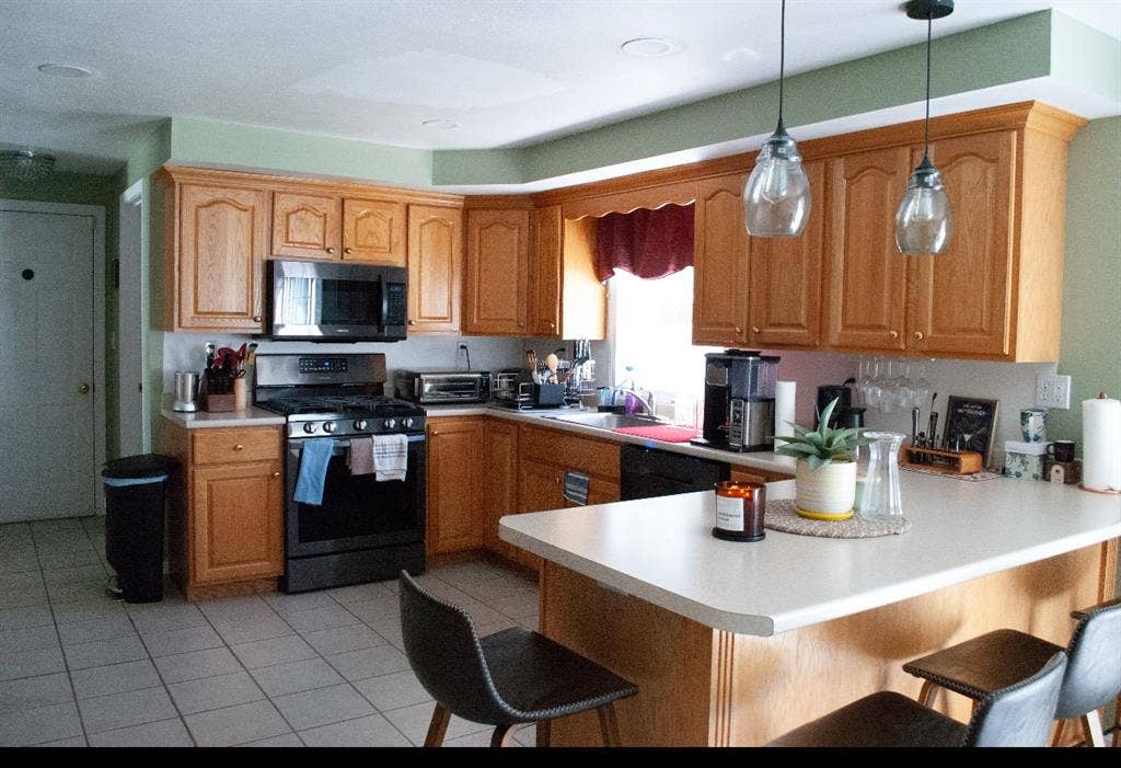 Furnished Room/House